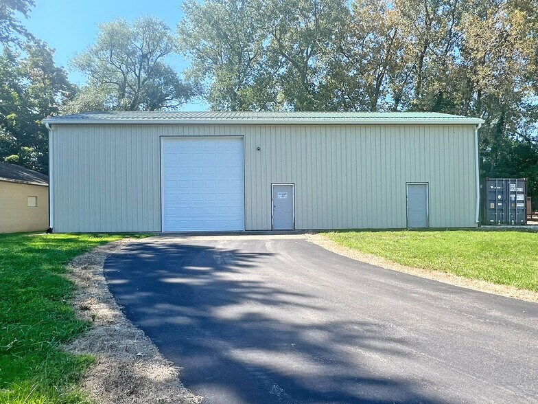 More Photos Of 4300 W Ridge Rd, Erie Manufacturing For Sale