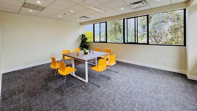 More Photos Of 11965 Venice Blvd, Los Angeles Loft Creative Space For Lease
