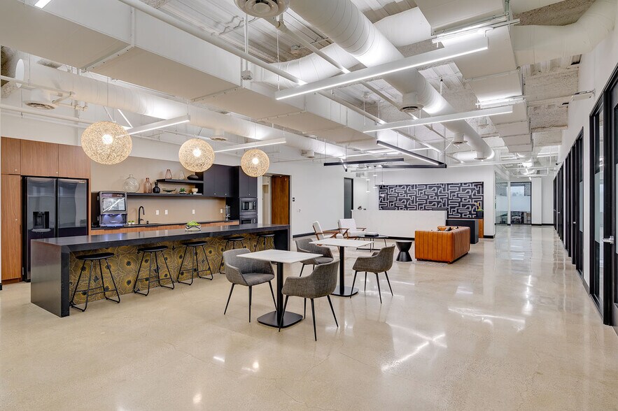 More Photos Of 301 N Lake Ave, Pasadena Office For Sale