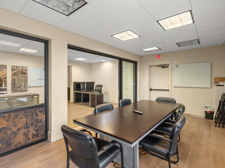 More Photos Of 36 Center Ln, Big Sky Office For Lease