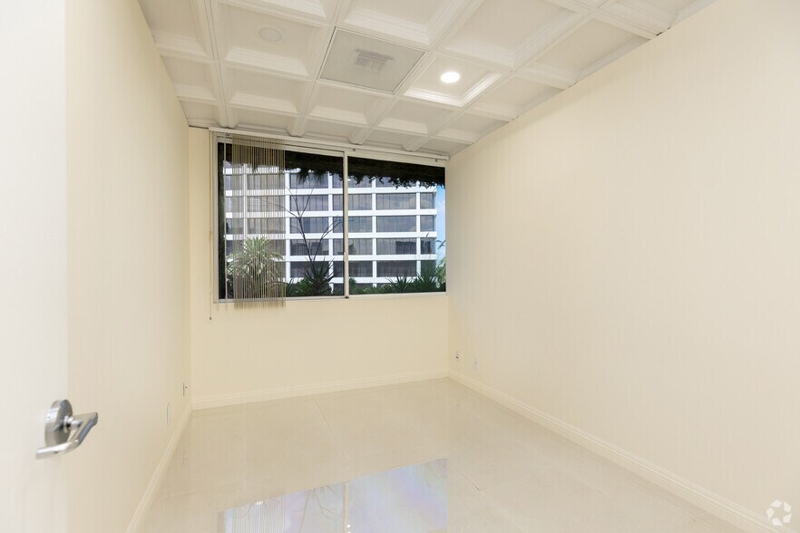 More Photos Of 640 S San Vicente Blvd, Los Angeles Medical For Lease
