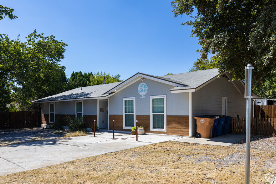 Primary Photo Of 12410 Limerick Ave, Austin Office Residential For Lease