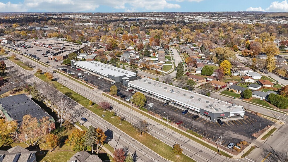 More Photos Of N81W14972-N81W15062 Appleton Ave, Menomonee Falls General Retail For Lease