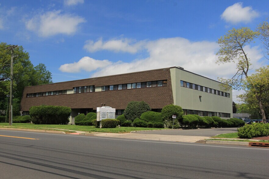 More Photos Of 2509 Park Ave, South Plainfield Office For Lease