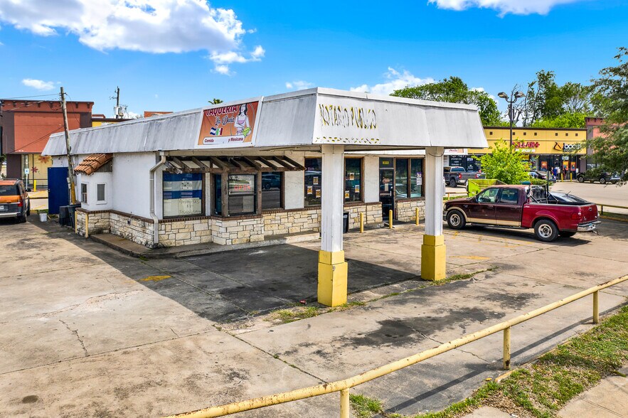 More Photos Of 9322 Fulton St, Houston Restaurant For Sale