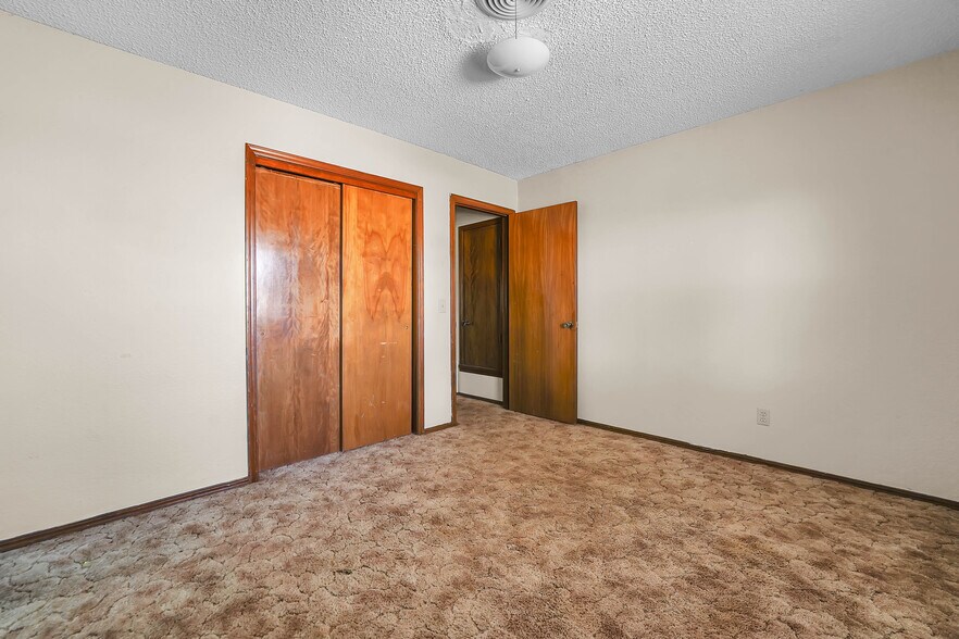 More Photos Of 418 N Electra St, Sayre Apartments For Sale
