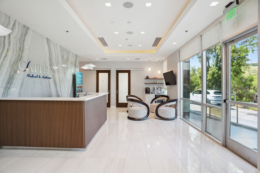 More Photos Of 11189 Sorrento Valley Rd, San Diego Research And Development For Sale