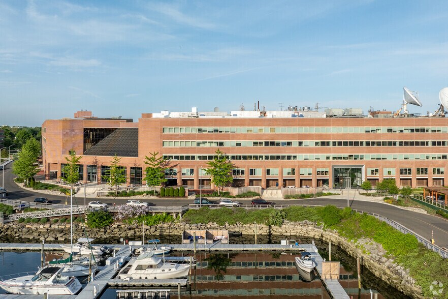 More Photos Of 208 Harbor Dr, Stamford Unknown For Lease
