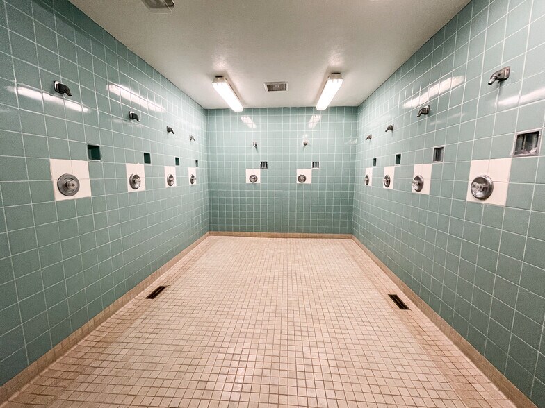 More Photos Of 1375 London Rd, Sarnia Storefront For Lease