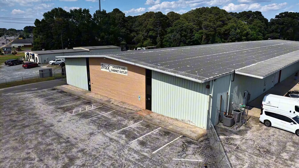 More Photos Of 2321 Hope Mills Rd, Fayetteville Unknown For Lease