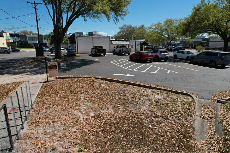 More Photos Of 1226 Michigan Ave, Winter Park Convenience Store For Lease