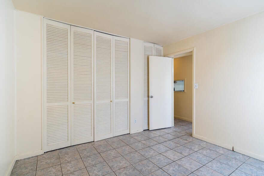 More Photos Of 1630 S 2nd St, Louisville Apartments For Sale