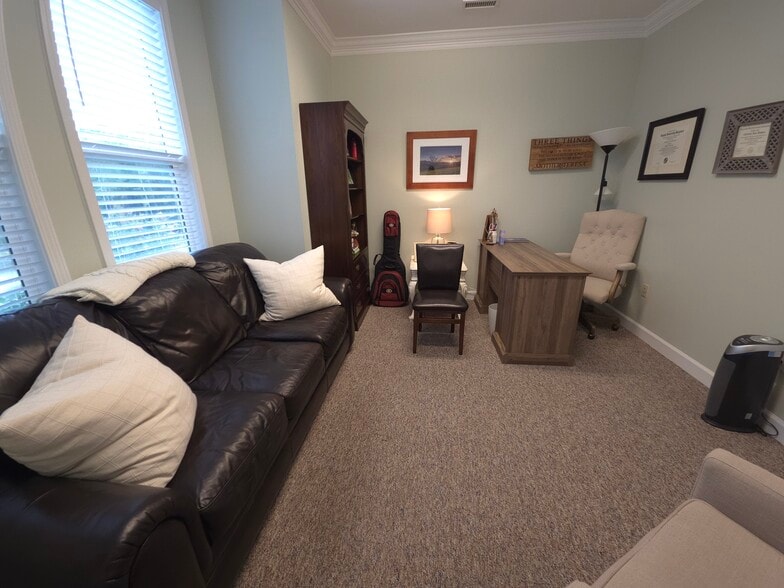 More Photos Of 705-711 Peninsula Dr, Davidson Office For Sale