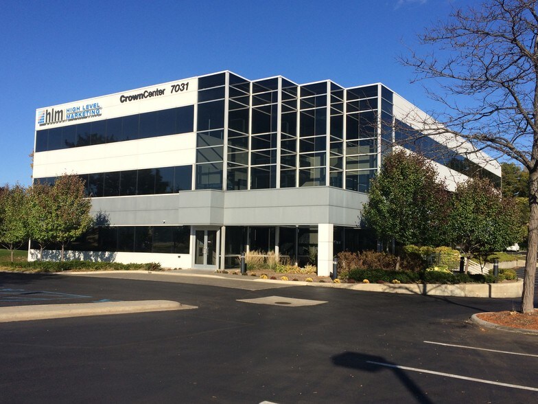 More Photos Of 7031 Orchard Lake Rd, West Bloomfield Office For Lease