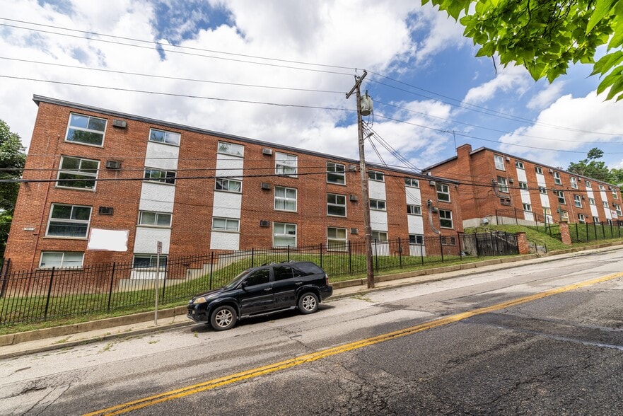 Primary Photo Of 650 Straight St, Cincinnati Apartments For Sale