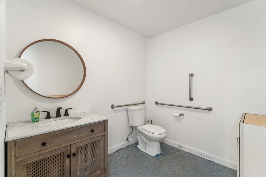 More Photos Of 3411 Decatur Hwy, Kingston Warehouse For Sale