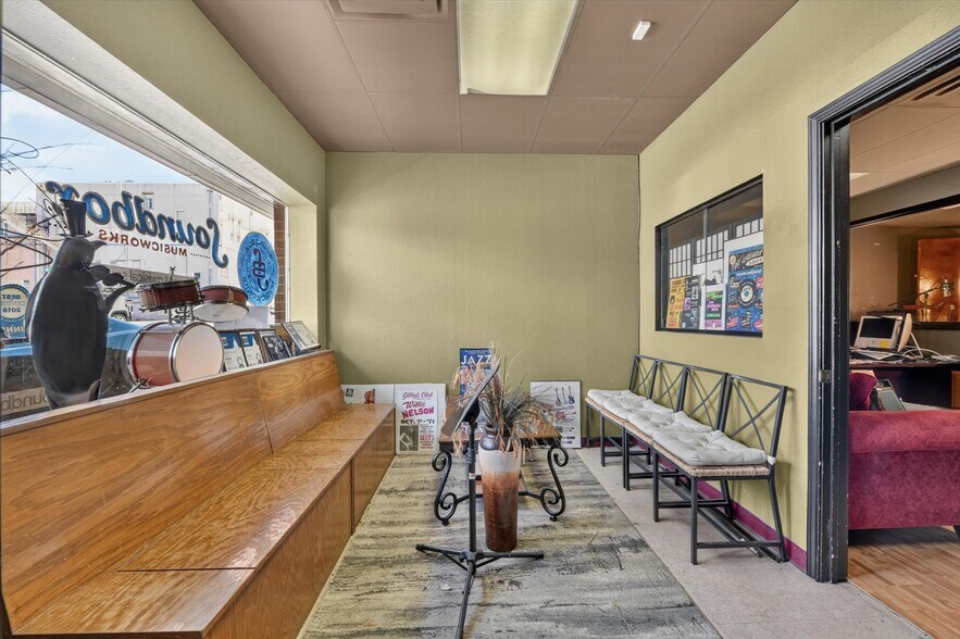 More Photos Of 221-223 N Locust St, Denton Office For Sale