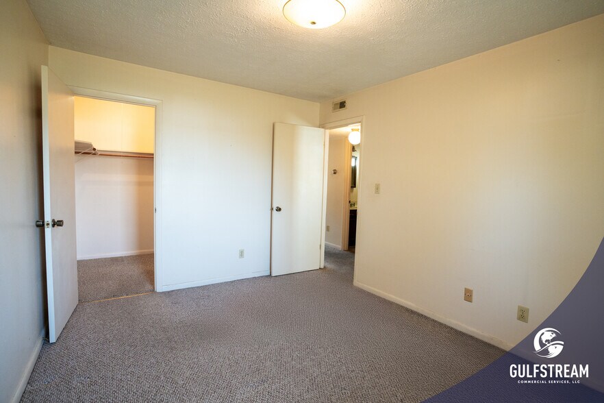 More Photos Of 5704 Old Highway 54, Philpot Apartments For Sale