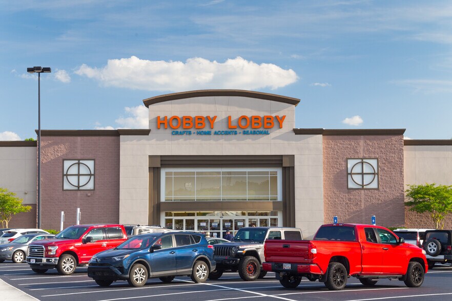 More Photos Of 955-1063 Bullsboro Dr, Newnan Unknown For Lease