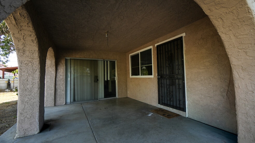 More Photos Of 2314 S Artesia St, San Bernardino Industrial For Sale