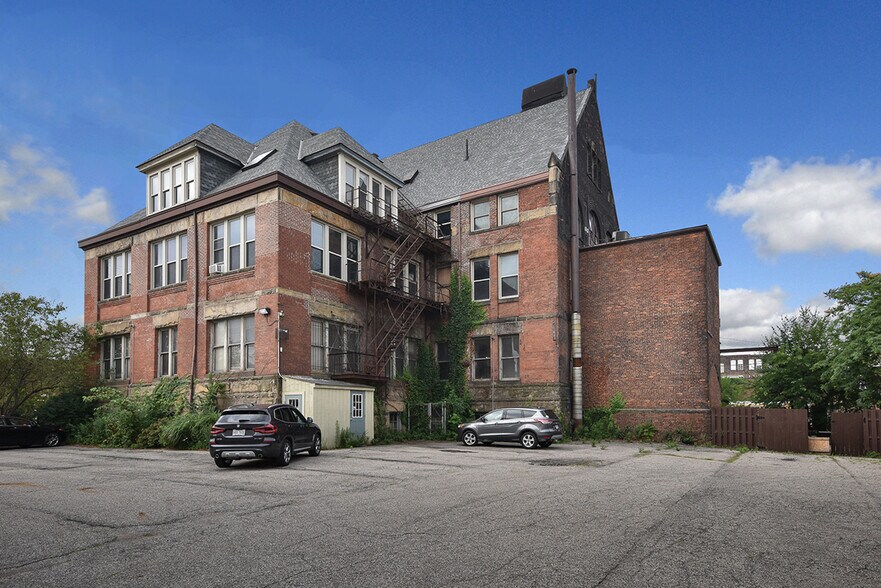 More Photos Of 4403 St Clair Ave, Cleveland Coworking Space