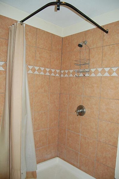 More Photos Of 402 Main St, Antonito Hotel For Lease