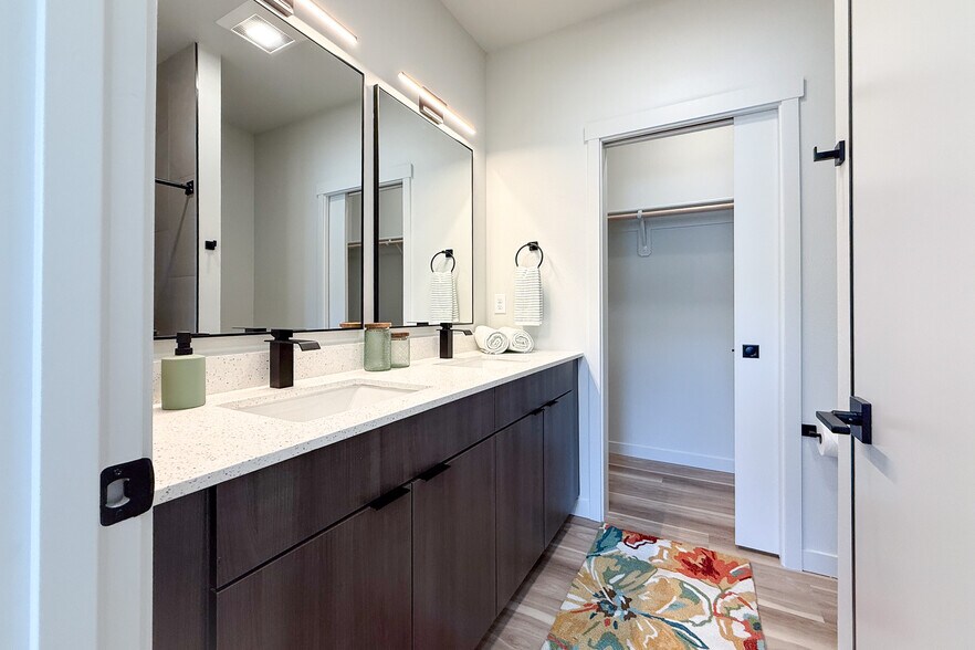More Photos Of 1007 Grandridge Road, Grandview Apartments For Sale