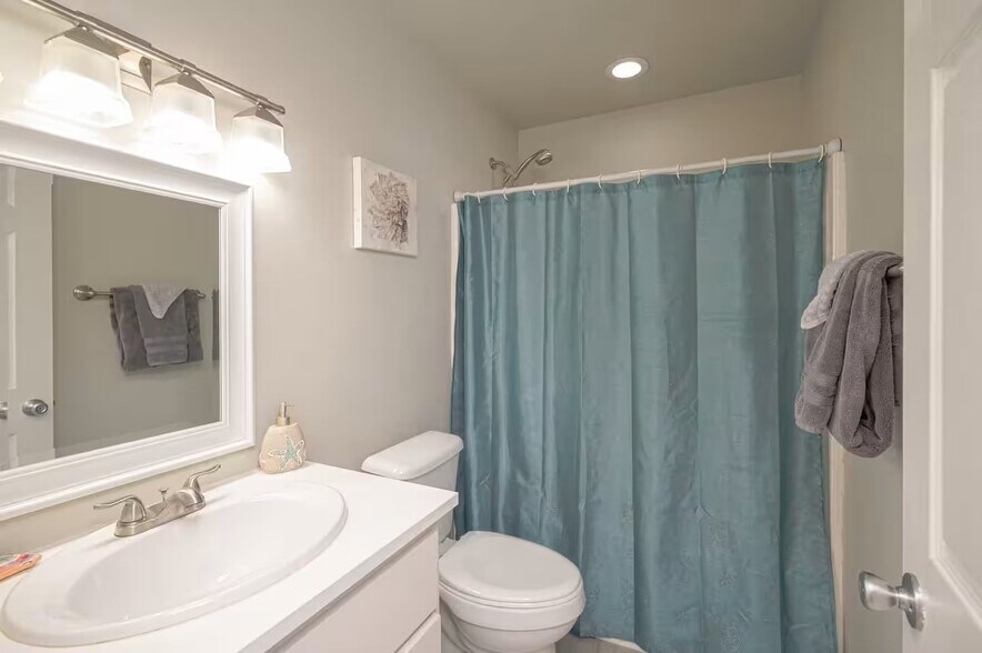 More Photos Of 5481 Highway 35 N, Rockport Specialty For Sale