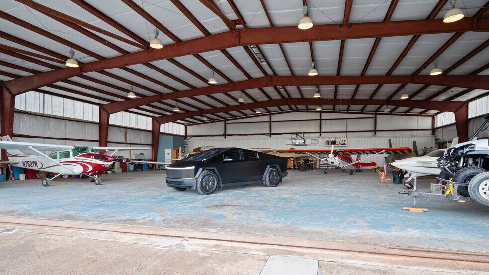 More Photos Of 5519 W Arcola Airport, Arcola Airplane Hangar For Sale