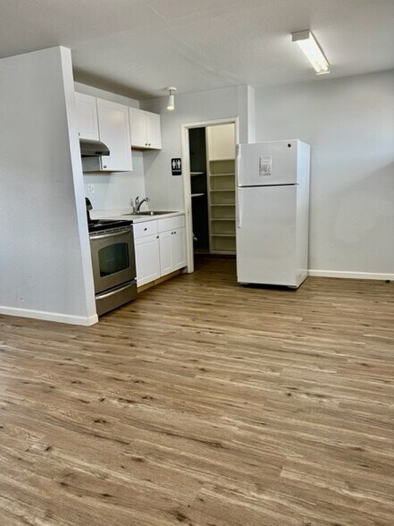 More Photos Of 2820 Broadmoor Ave, Concord General Retail For Sale