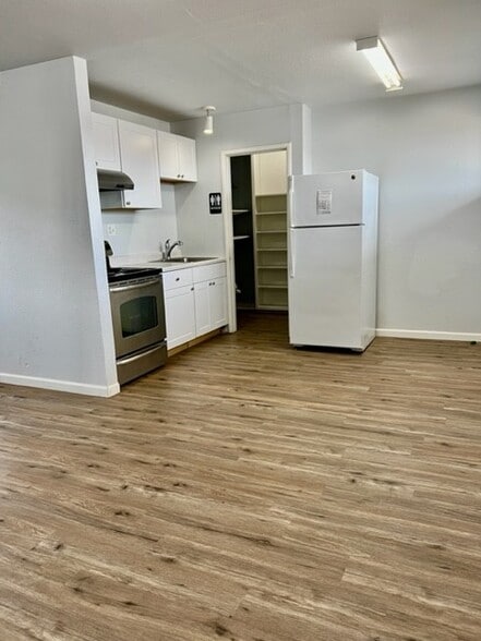 More Photos Of 2820 Broadmoor Ave, Concord Office For Sale