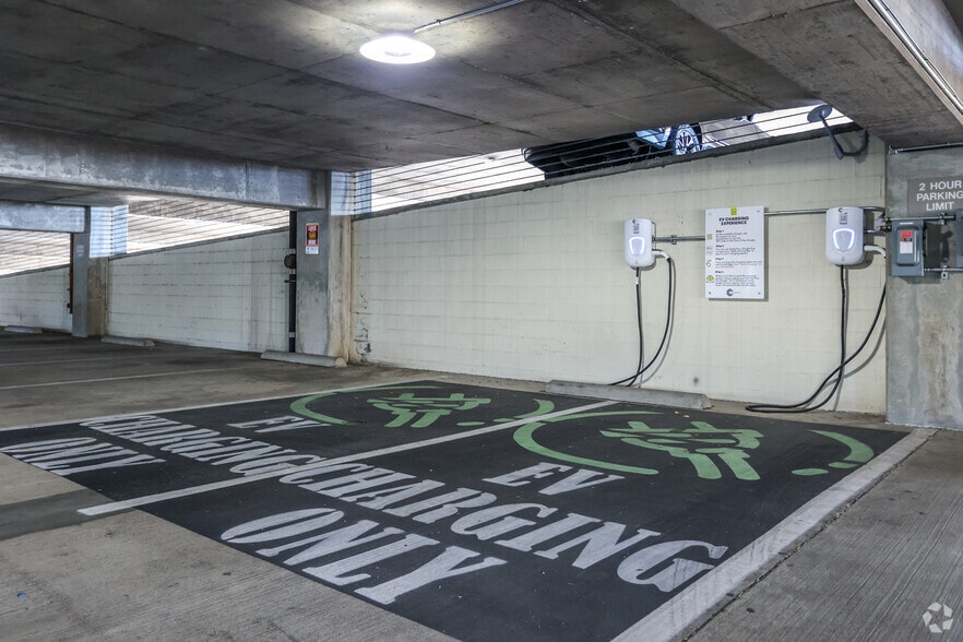 More Photos Of 12400 Coit Rd, Dallas Office For Lease