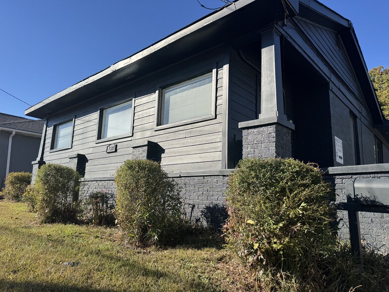 Primary Photo Of 1387 Cleveland Ave, Atlanta Medical For Sale