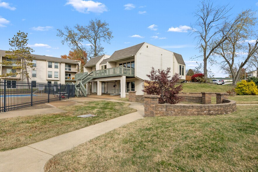 More Photos Of 11065 Dunklin Dr, Saint Louis Apartments For Sale