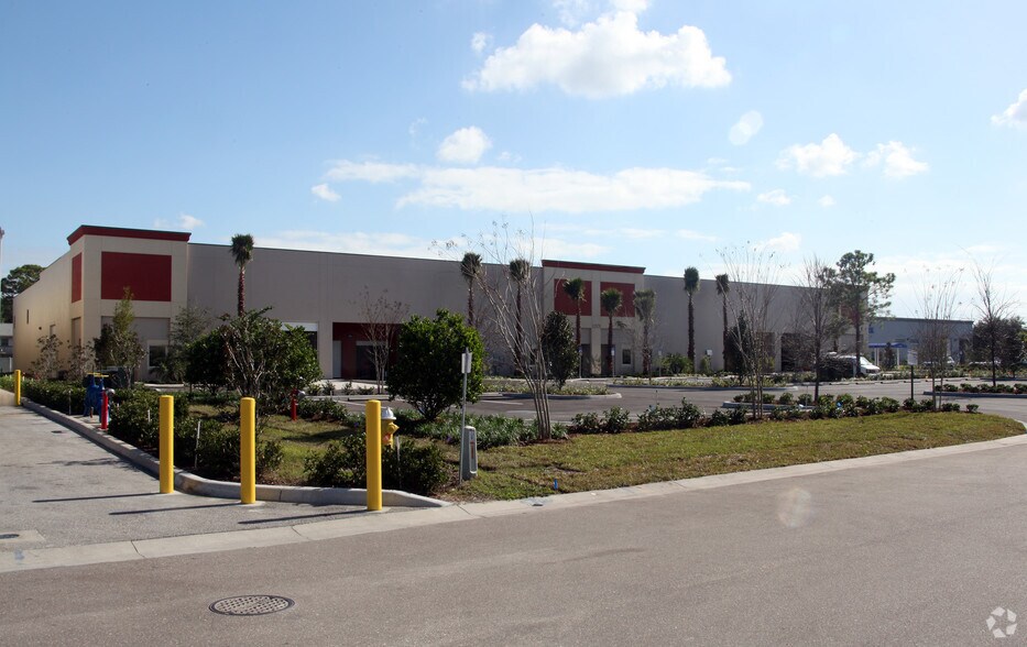 More Photos Of 12575 71st Ct, Largo Manufacturing For Lease