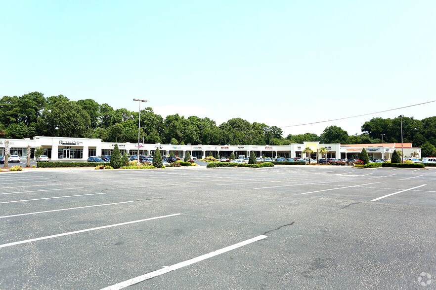More Photos Of 1554-1560 Laskin Rd, Virginia Beach General Retail For Lease