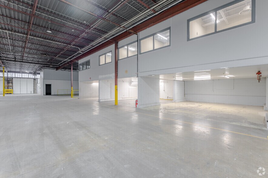 More Photos Of 25 Tangiers Rd, Toronto Manufacturing For Lease