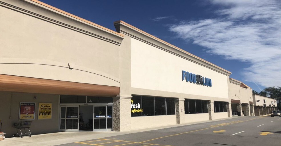 More Photos Of 4913-4933 Grandin Rd SW, Roanoke Supermarket For Sale