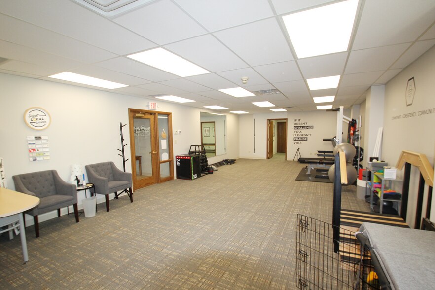 More Photos Of 119 N Court St, Medina Office Residential For Lease