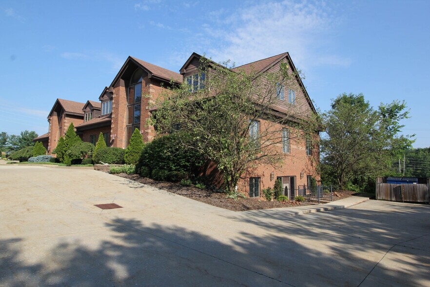 More Photos Of 291 N Cleveland Massillon Rd, Akron Medical For Sale