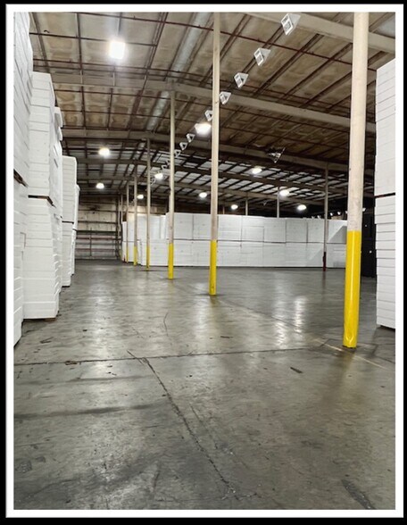 More Photos Of 208 Industrial Blvd, Tullahoma Warehouse For Sale