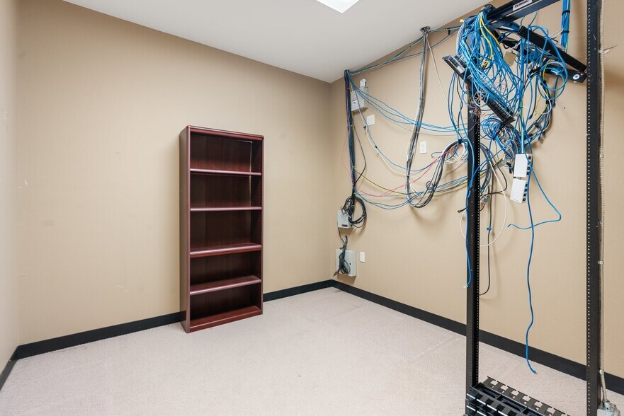 More Photos Of 18920 Freeport Dr, Montgomery Industrial For Sale