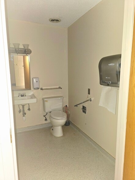 More Photos Of 300 Cedar St, Tarkio Skilled Nursing Facility For Sale