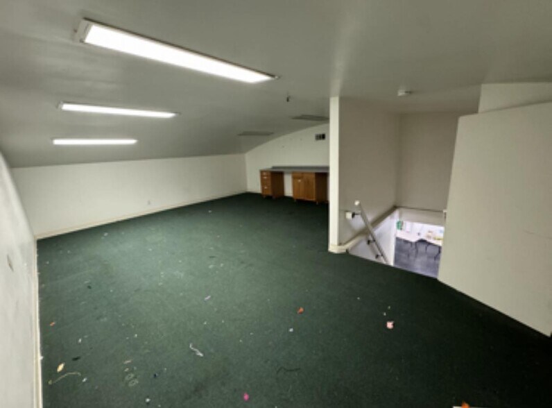 More Photos Of 3827 W Rosecrans Ave, Hawthorne Storefront For Lease