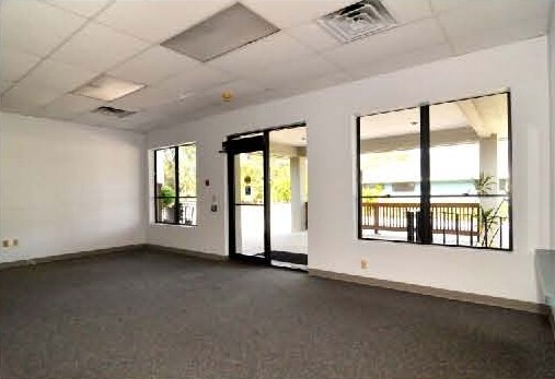 More Photos Of 7147 Curtiss Ave, Sarasota Medical For Sale
