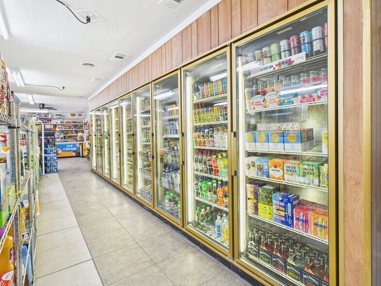 More Photos Of 12240 S Dixie, La Salle Convenience Store For Sale