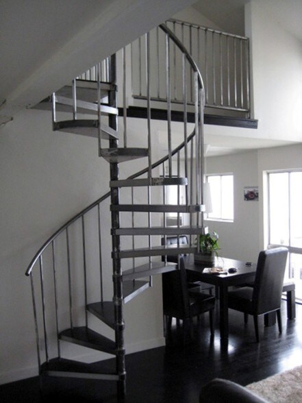 More Photos Of 14 Ozone Ave, Venice Apartments For Sale