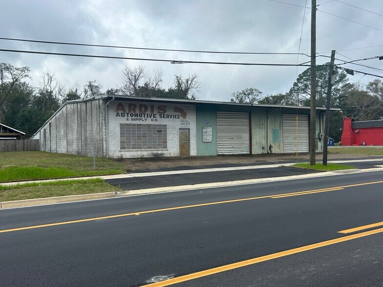 More Photos Of 2477 Saint Stephens Rd, Mobile Auto Repair For Sale