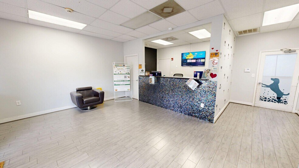 More Photos Of 3663 S Dairy Ashford Rd, Houston Veterinarian Kennel For Sale