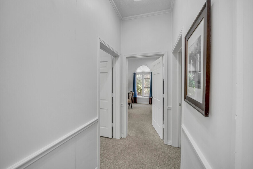 More Photos Of 721 W Abram St, Arlington Medical For Lease